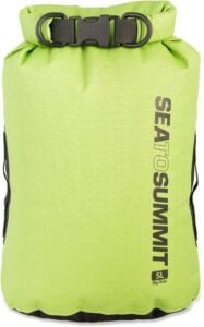 Sea to Summit Dry Bag // Get essential tips for comfortably carrying & hiking with a camera and learn how to protect your gear from getting damaged on the trail.