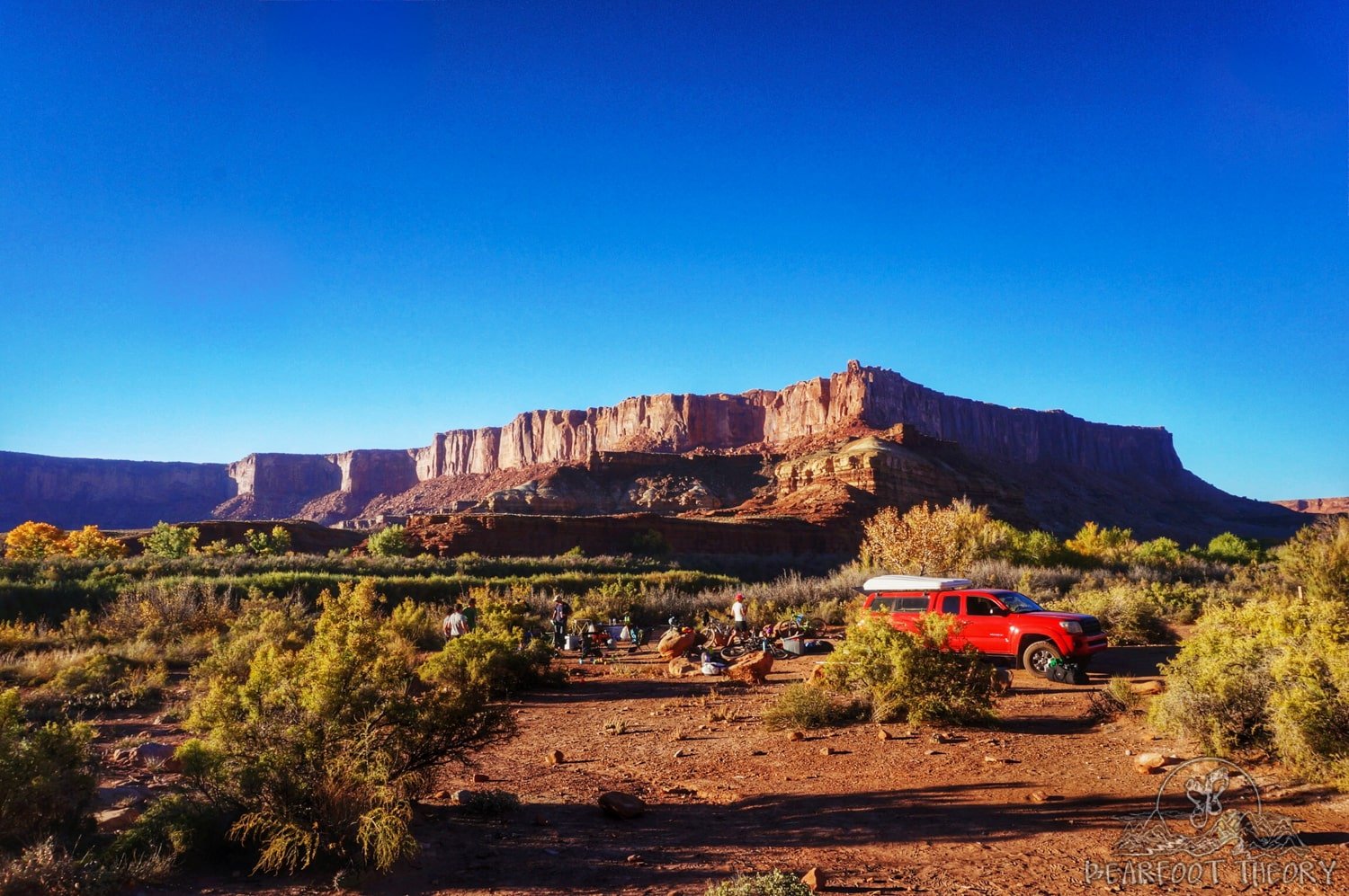 Potato Hollow kemping a White Rim Trail-en a Canyonlands Nemzeti Parkban