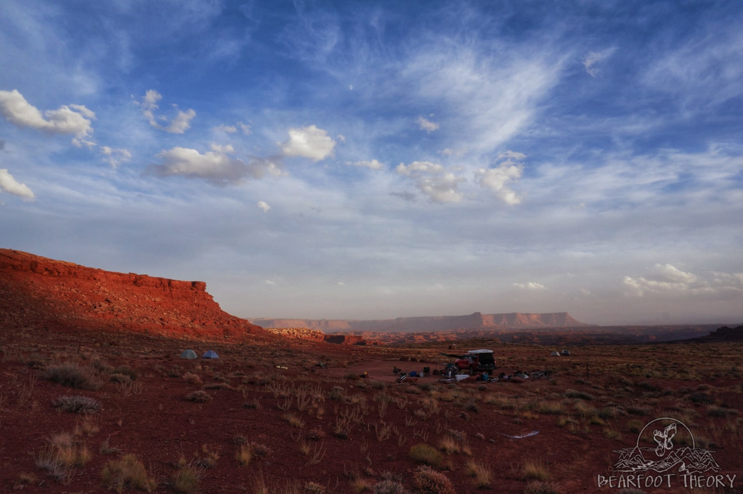 Airport camping na Trilha da Margem Branca no Parque Nacional de Canyonlands