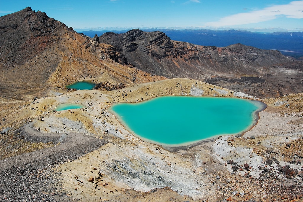 New Zealand Bucketlist: Hike the Tongariro Alpine Crossing