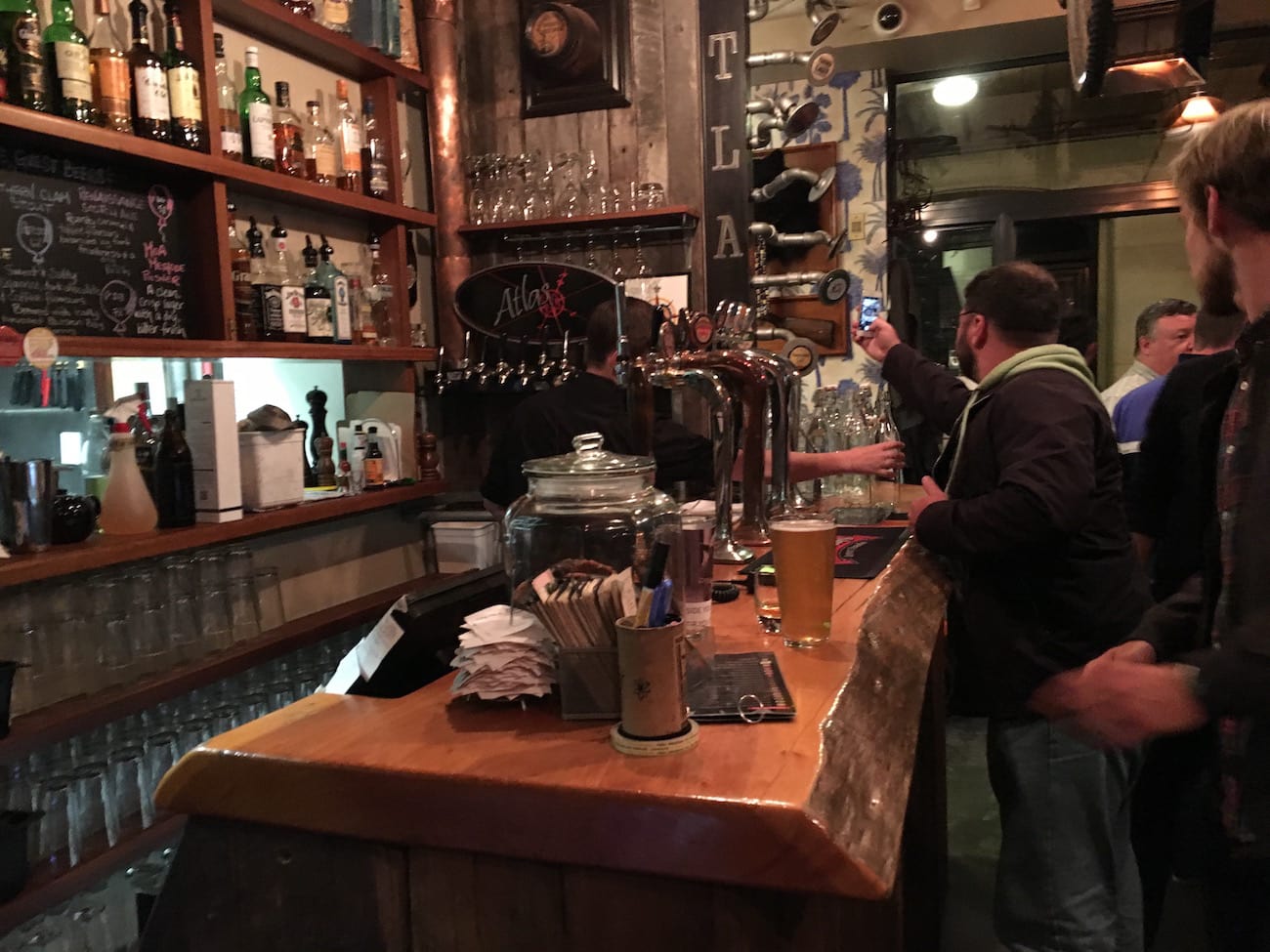 New Zealand Road Trip: Atlas Pub in Queenstown