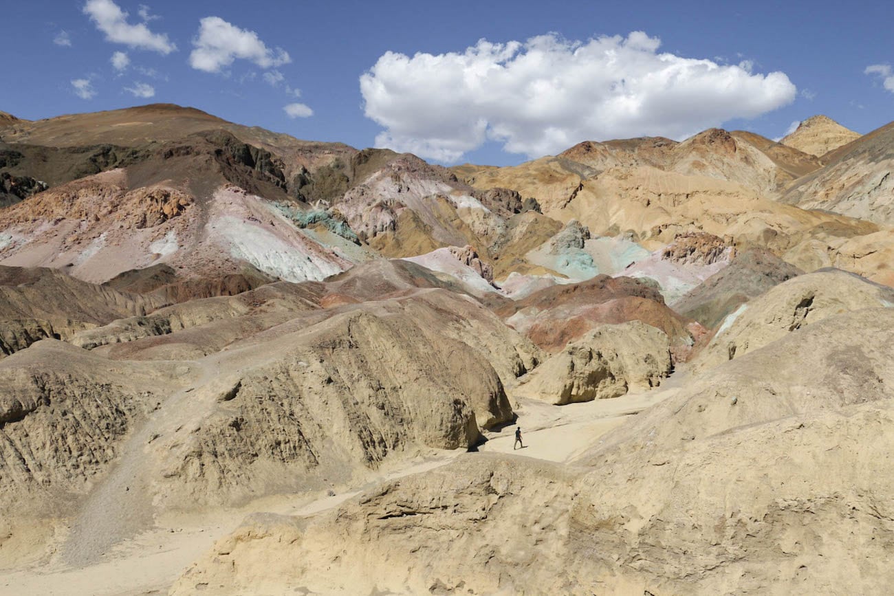 Artist's Palette // Experience the best attractions in Death Valley National Park like sand dunes and salt flats with this 3-day Death Valley itinerary.