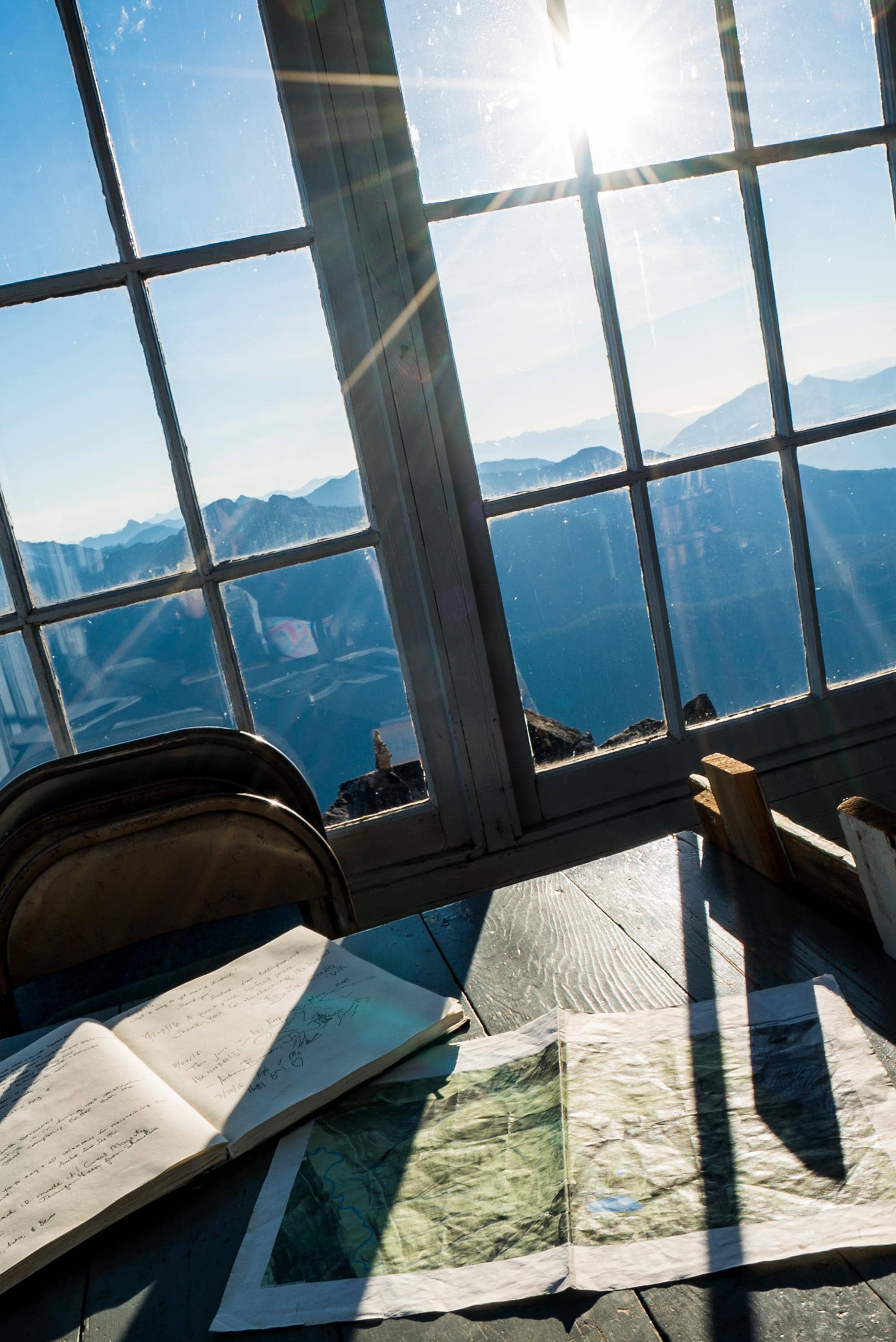 Hidden Lake Lookout is one of the best day-hikes / overnight backpacking trips in North Cascades National Park. Get our full trail guide & add this hike to your summer hiking bucketlist. 