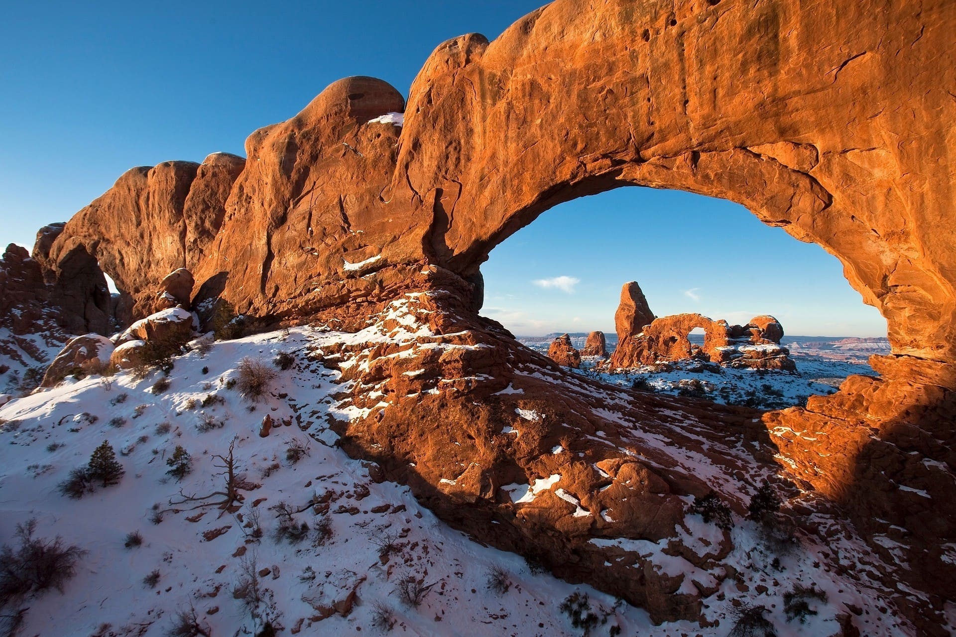 arch rock hike