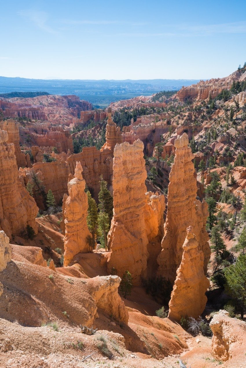 Views of hoodoos at Fairyland Loop in Bryce Canyon