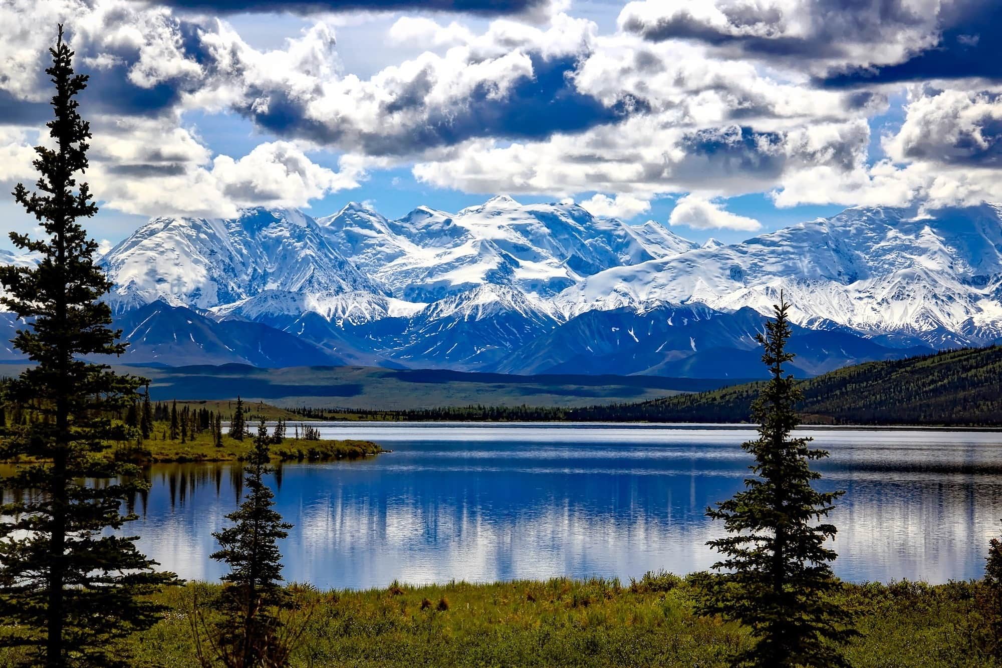 This Alaska road trip itinerary will take you through the best of the state including Kenai Fjords & Denali National Park.