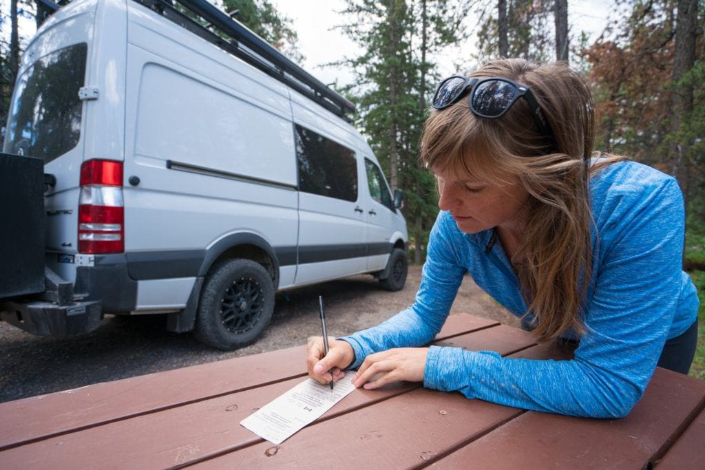 Snaring River camping // Get the details on the best Banff, Jasper, & Yoho camping with information on reservations, overflow camping, and convenient places to stay.