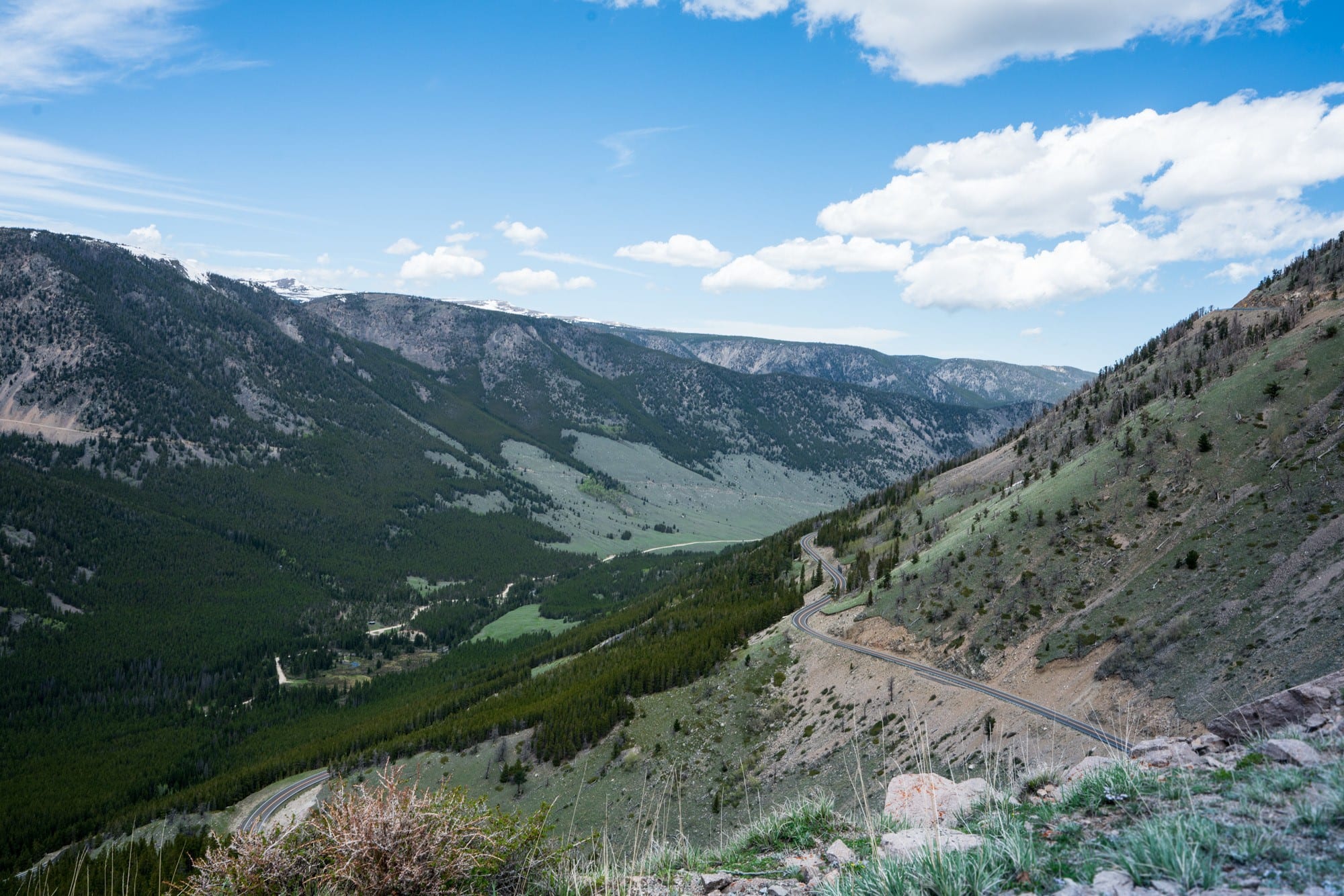 Beartooth Highway // Explore Southeast Montana with this ultimate 7-day itinerary. Hike through the Badlands, fly fish outside of Billings, Montana, and more!