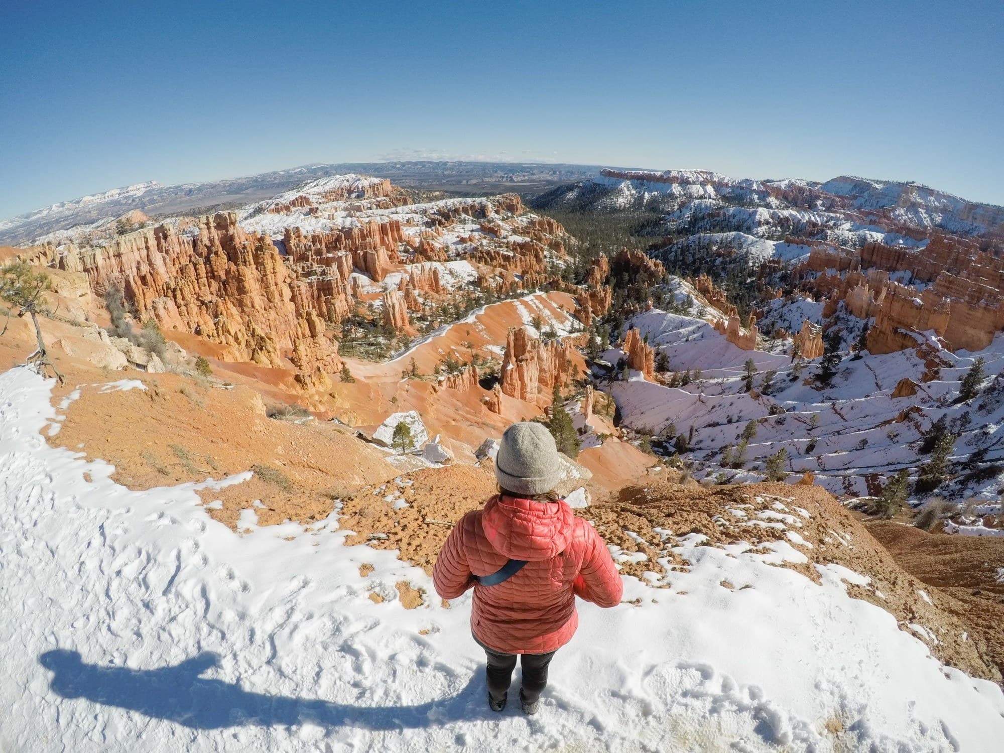 visiting Bryce Canyon National Park in winter // Planning a trip to a popular National Park? Here are tips to beat the crowds and have an enjoyable visit in overcrowded National Parks.