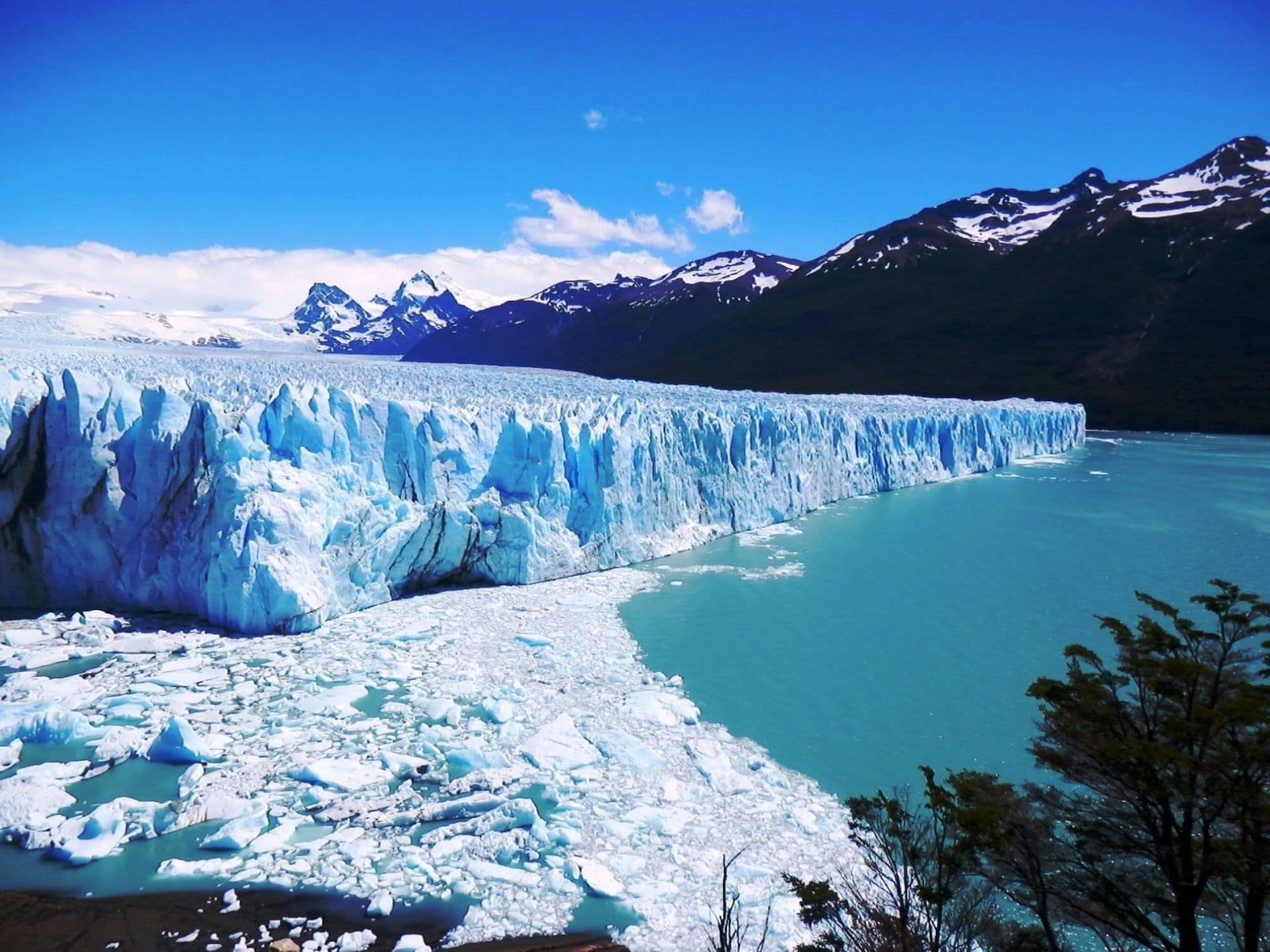 Los Glaciares National Park, Argentina // Planning a trip to Patagonia? Learn about the 6 different Patagonia regions and plan your travels with our list of must-do activities in each place.