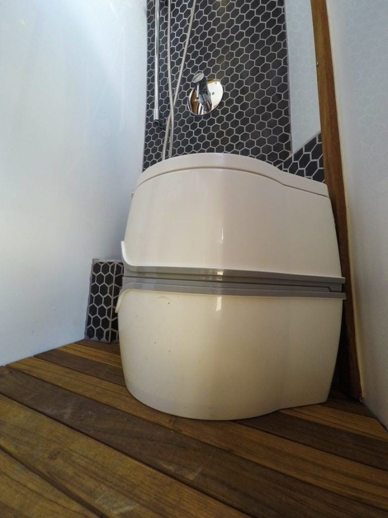 Toilette pliable pour van - Campingcar-on-the-road