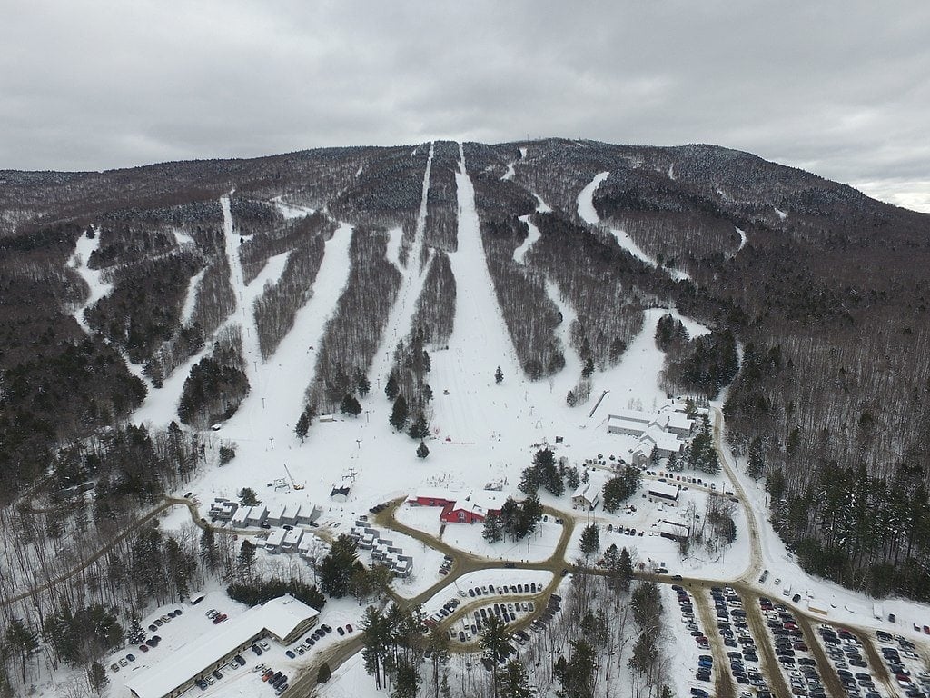 Magic Mountain / Discover the best New England ski resorts for your next East coast skiing adventure in Vermont, New Hampshire, or Maine.