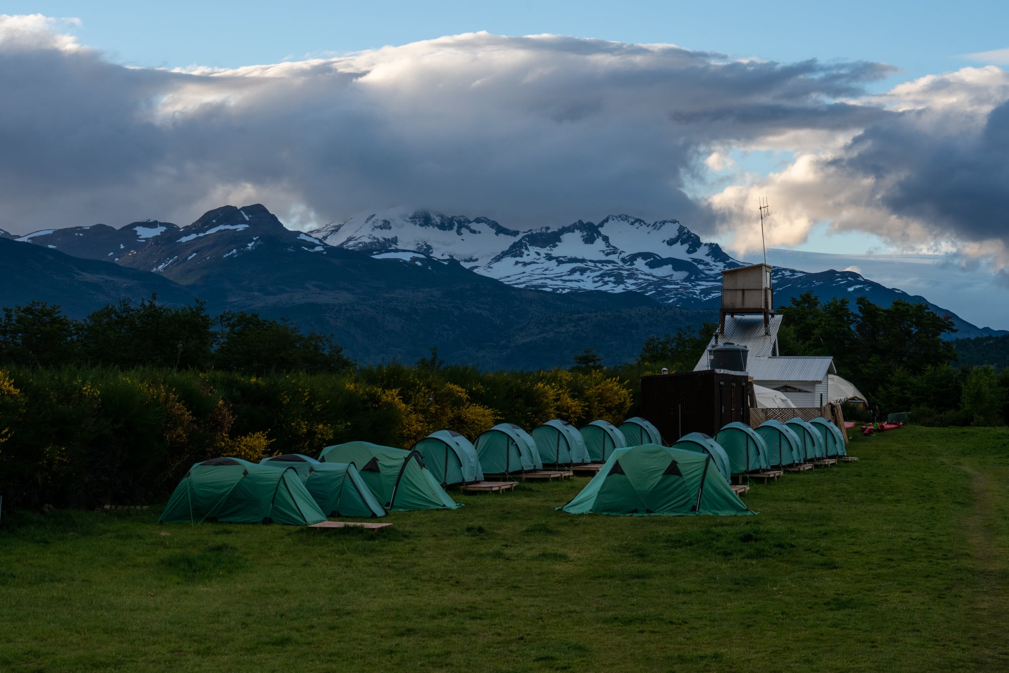 hiking w trek patagonia