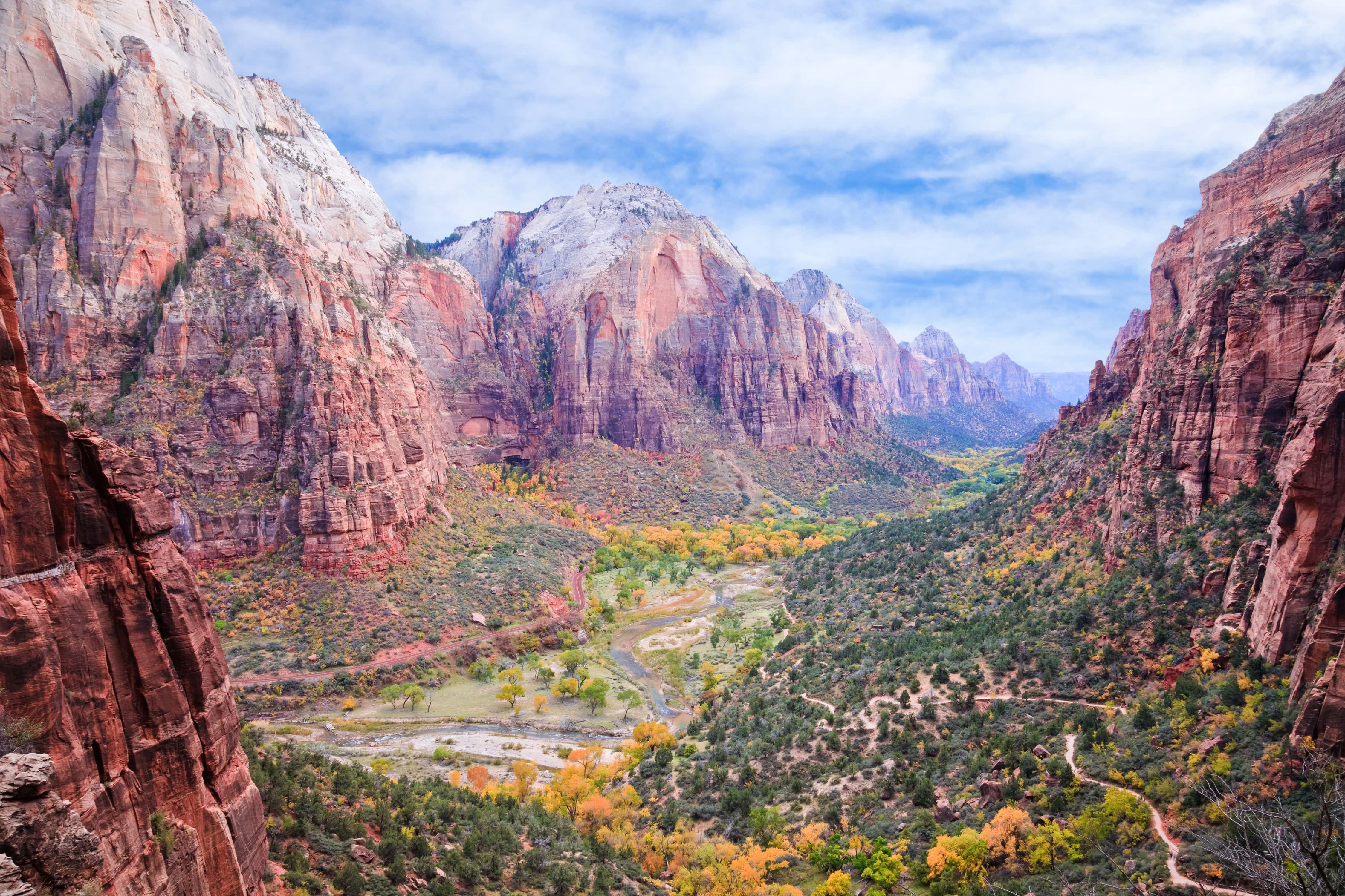 Best hikes in zion hotsell national park in october