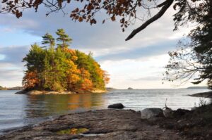 Discover 5 of the best hikes to do near Portland, Maine for the best coastal scenery and mountain views just a short drive from the city.