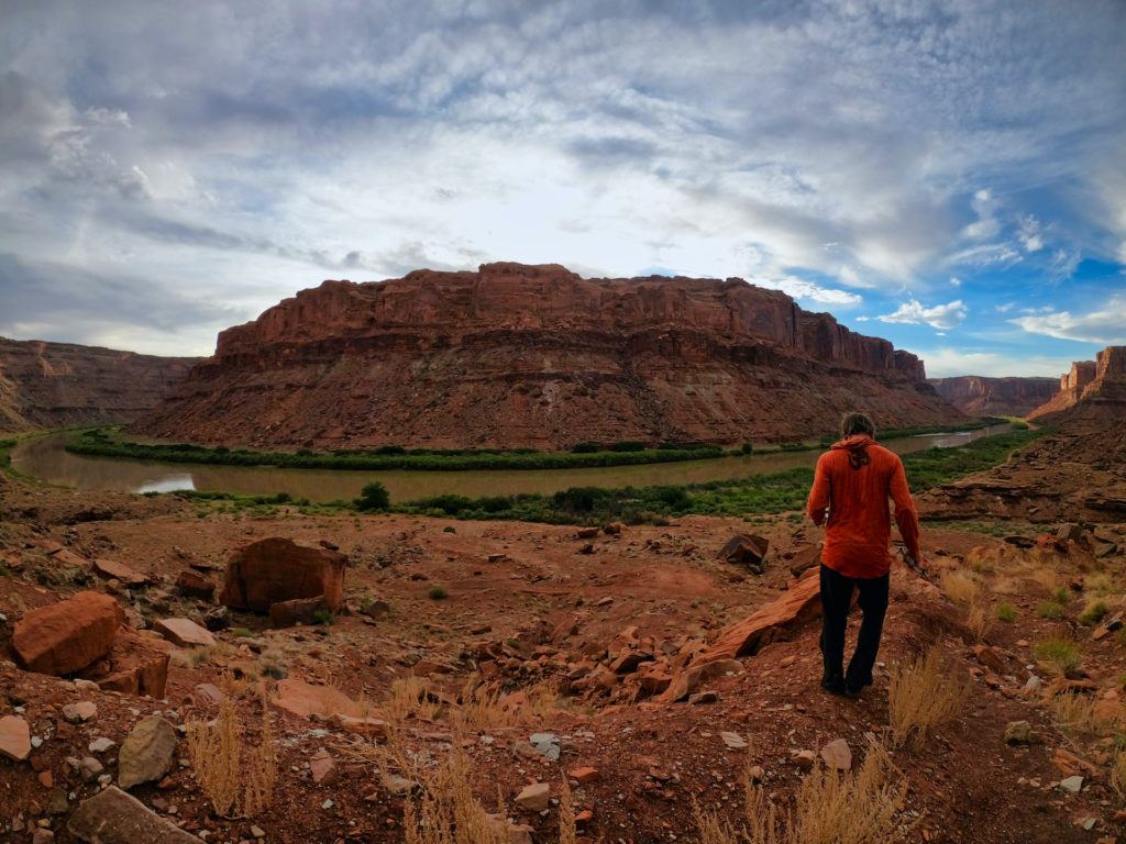 Get key planning tips for canoeing Labyrinth Canyon on the Green River with info on permits, shuttles, gear, bugs, river flow, launch points, and camping.