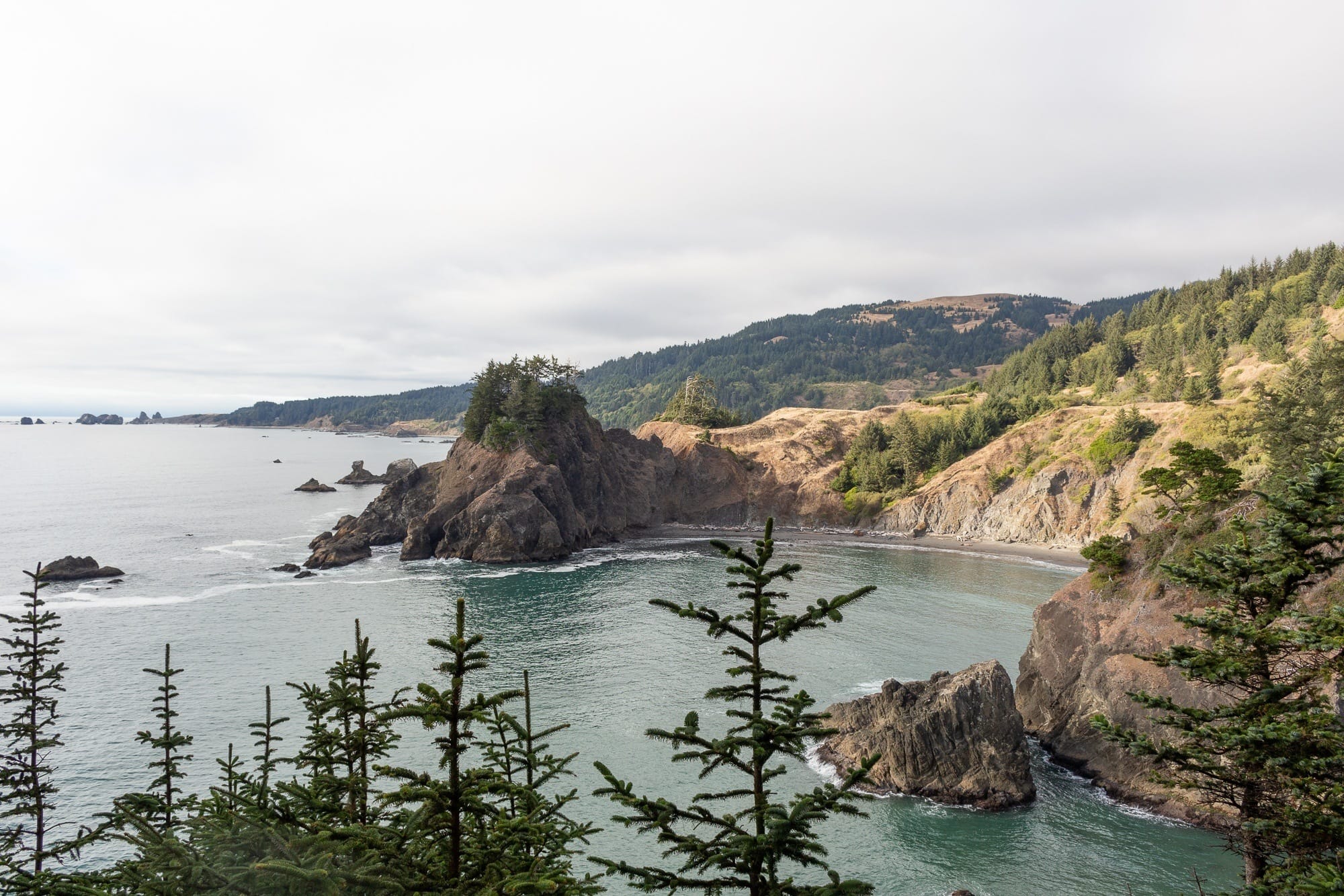 Plan your Oregon road trip with this guide to the best places to stop including mountains, beaches, National Parks, Monuments, and towns.