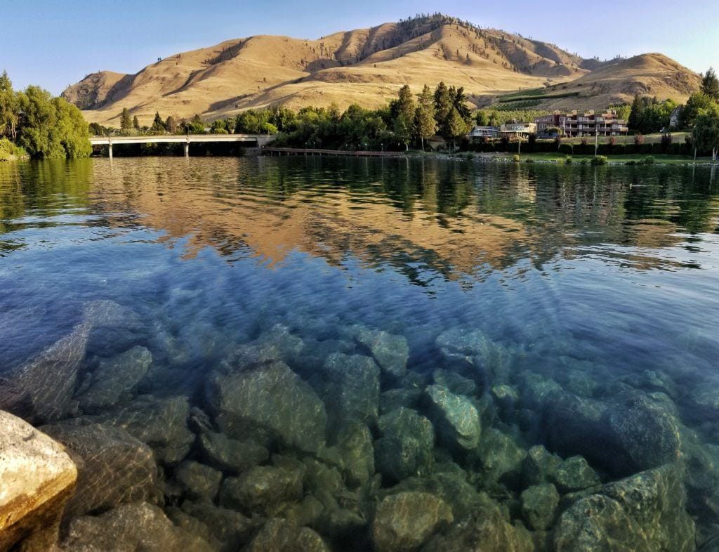 Lake Chelan // Plan your Washington road trip with this guide to the best stops for outdoor adventure including National Parks, towns, hikes, and more.