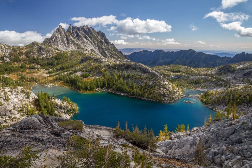 The Enchantments // Plan your Washington road trip with this guide to the best stops for outdoor adventure including National Parks, towns, hikes, and more.