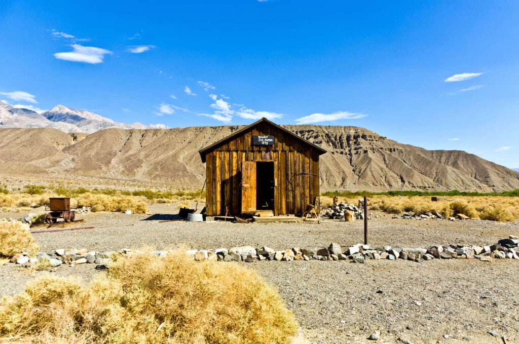 Ballarat Ghost Town // Experience the best attractions in Death Valley National Park like sand dunes and salt flats with this 3-day Death Valley itinerary.