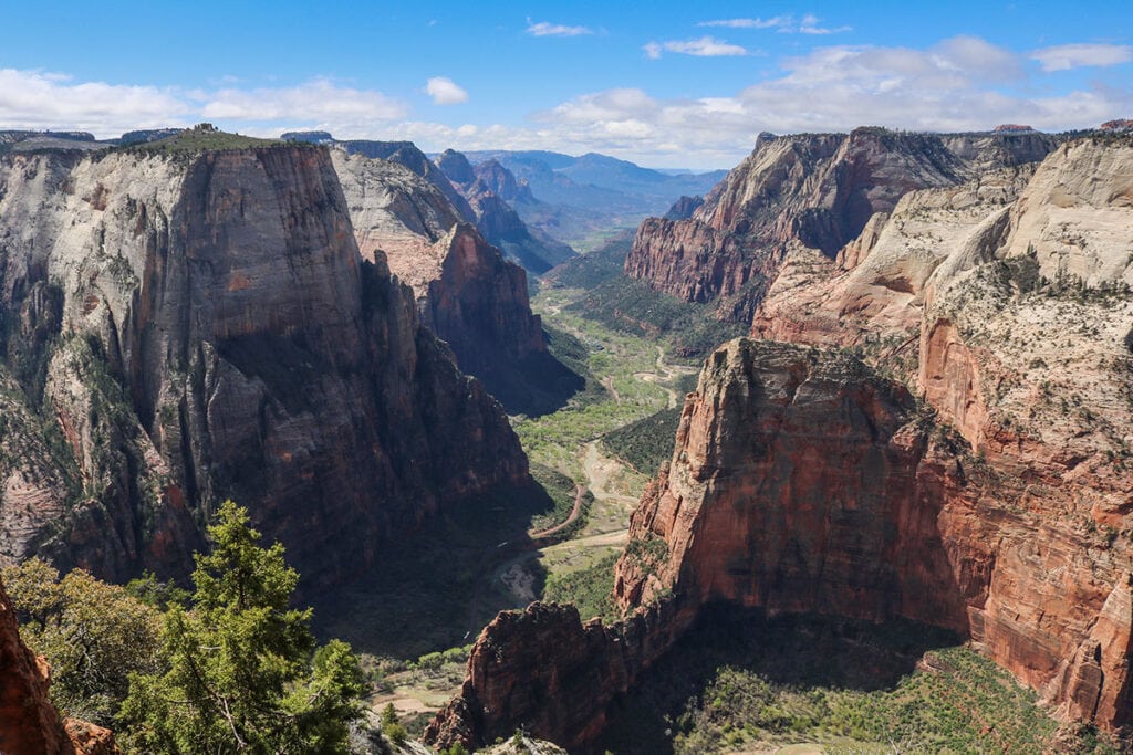 Observation Point // Plan your trip to Zion National Park with this travel guide complete with info on campgrounds, must-do trails, permits, park shuttle & more.