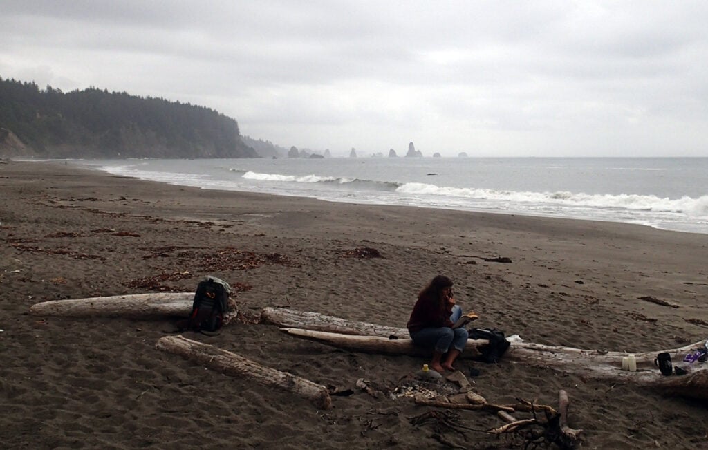 Olympic National Park beach // This guide to backpacking the South Coast Trail will prepare you for a fun hiking trip in Washington.