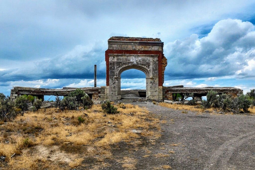 Metropolis, Nevada / These Nevada ghost towns are the coolest in the state. Learn where to go & what to do with these Nevada Ghost Town travel tips.