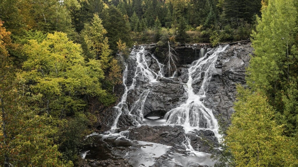 Eagle Falls Keweenaw Peninsula, Michigan // Upper Peninsula hikes to waterfalls