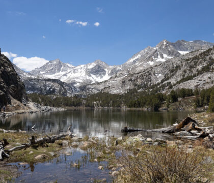 Discover the best Mammoth Lakes hikes with stunning views of the Eastern Sierra, crystal clear lakes, alpine meadows, and more!
