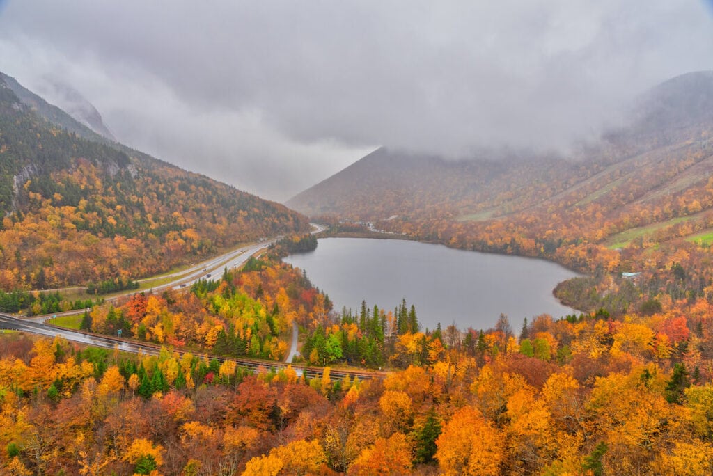 Artist's Bluff Franconia Notch State Park // Explore the best New Hampshire hikes to see fall foliage with our comprehensive hiking guide including directions and trail stats.