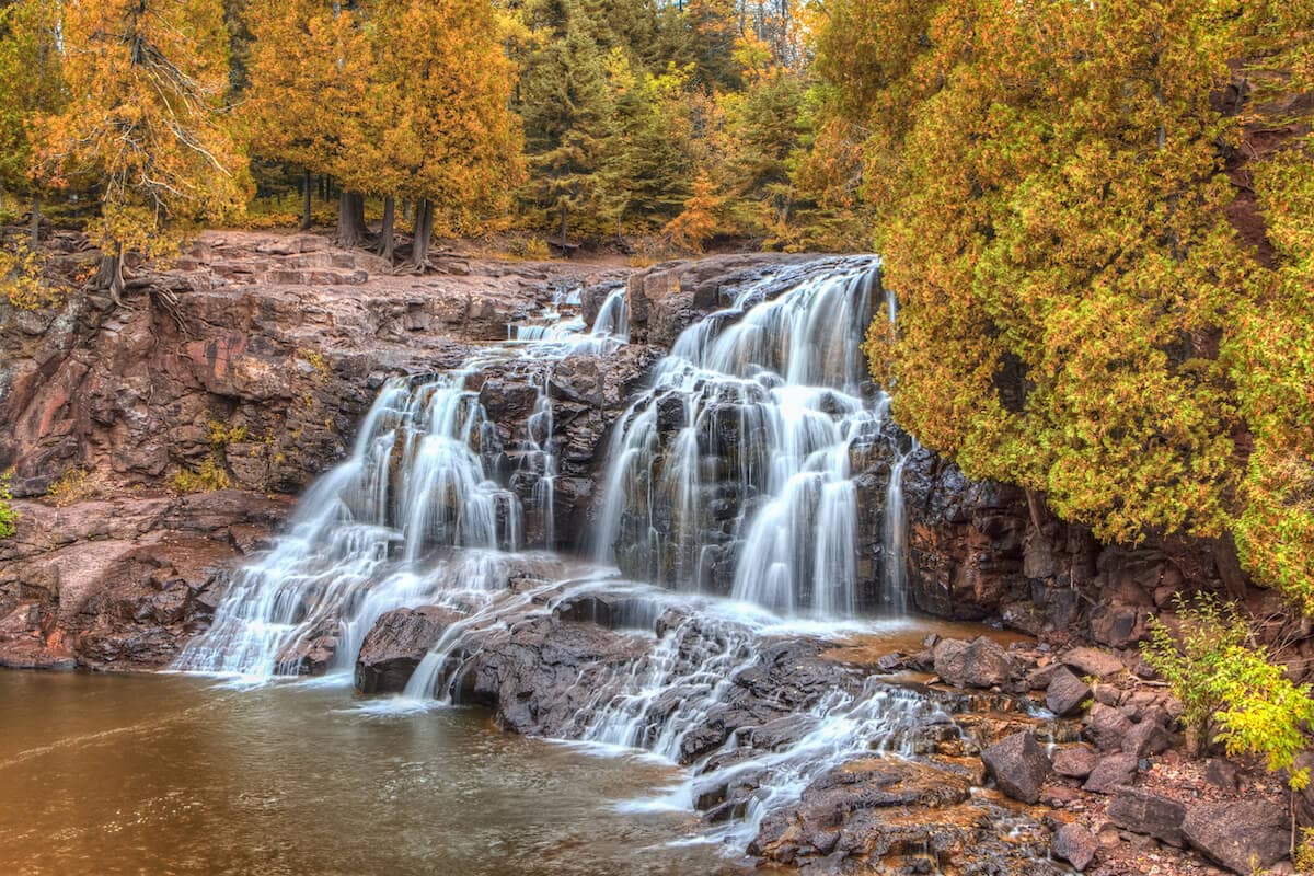 See the top Minnesota road trip stops for outdoor adventure including State Parks, scenic drives, waterfalls, and day trips from Minneapolis.