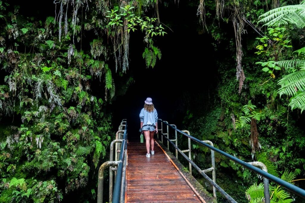 Volcanoes National Park // Discover the best things to do in Kona Hawaii including snorkeling with sea turtles and manta rays, visiting Volcanoes National Park, & more! 