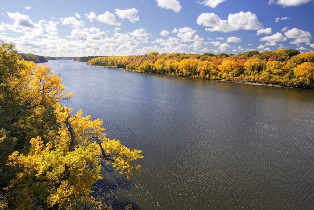 Minnesota River // See the top Minnesota road trip stops for outdoor adventure including State Parks, scenic drives, waterfalls, and day trips from Minneapolis.