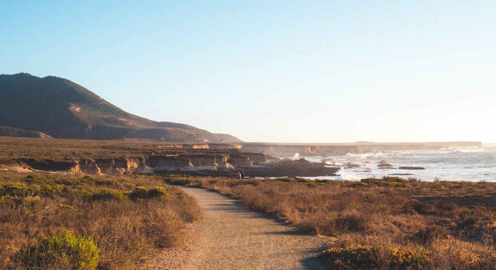 Montana de Oro State Park // Learn about 12 of the best California beach campgrounds with tent/RV sites right on the coast in Northern, Central, and Southern California.