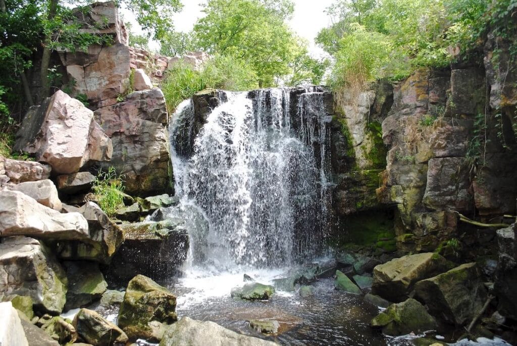 Winnewissa Falls // See the top Minnesota road trip stops for outdoor adventure including State Parks, scenic drives, waterfalls, and day trips from Minneapolis.