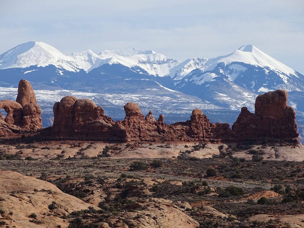 Arches National Park in winter / Explore the best Arches National Park hikes with this list including tips on how to prepare, when to visit, where to camp, and more.