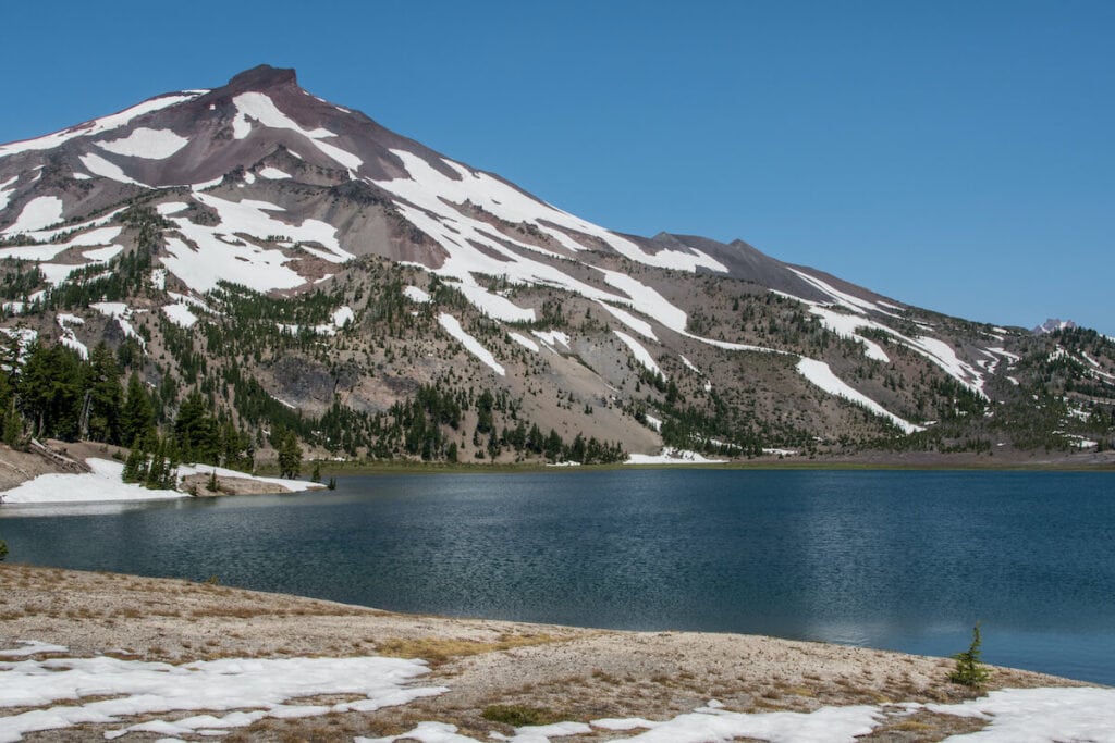 Green Lakes Soda Spring Trail // Discover the best hikes in Bend, Oregon from the high desert to the Cascade Mountains to make planning your Central Oregon hikes easy.