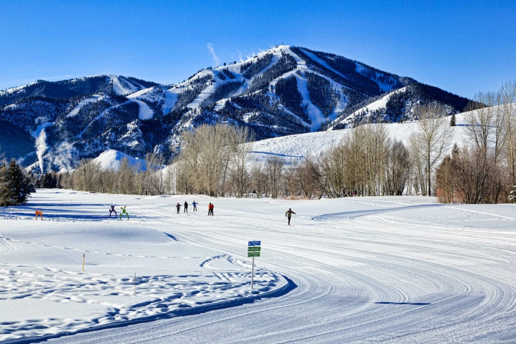 Sun Valley Idaho // Discover 12 of the best ski resorts for beginners in the West with lessons, reasonable prices, and plenty of beginner terrain.