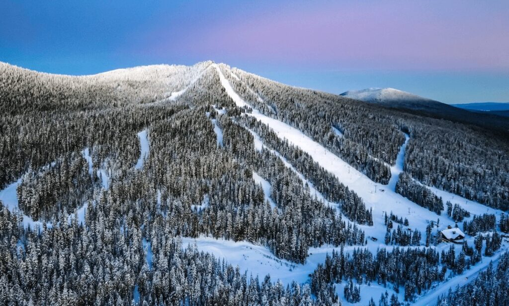 Willamette Pass at sunset in the snow