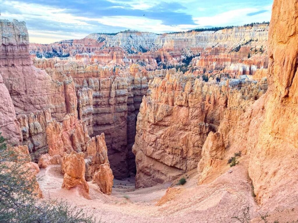 The Wall Street Trail in Bryce Canyon National Park descending down into narrow canyon