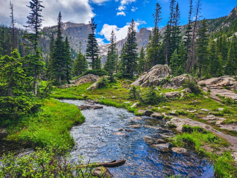 How to Hike Emerald Lake Trail in Rocky Mountain National Park ...