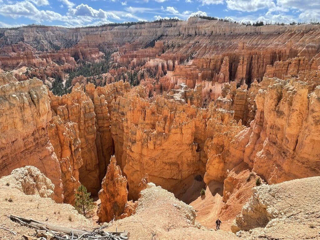 View of the Bryce Amphitheater from the Rim Trail near Sunset Point at Bryce Canyon National Park.
