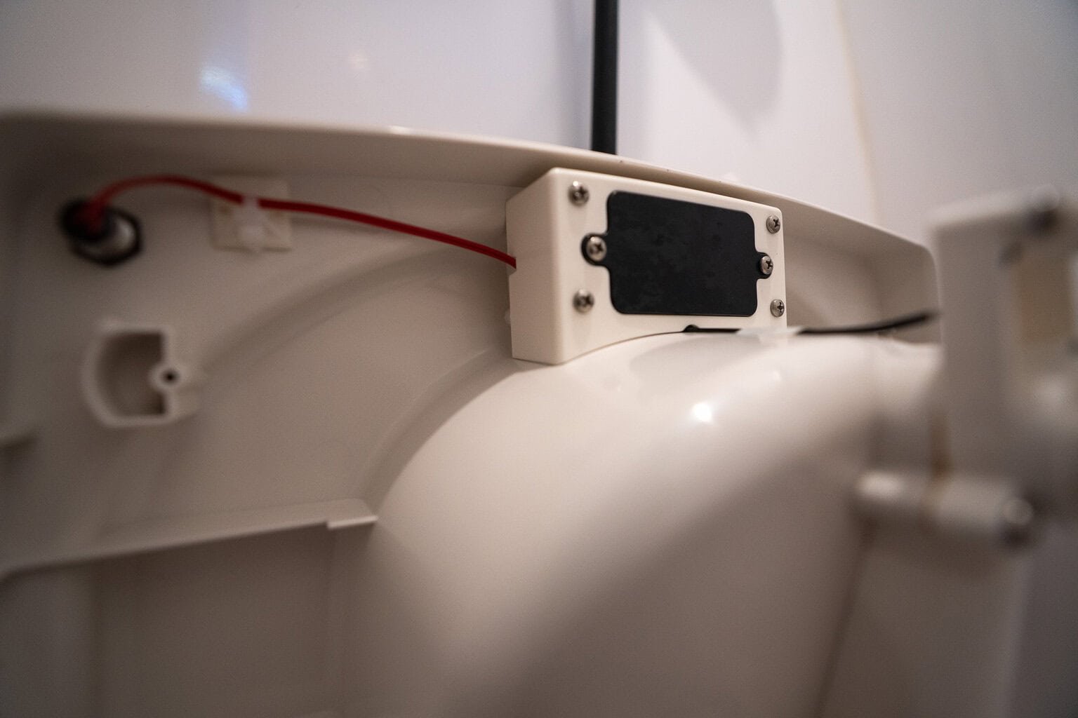 battery compartment on the Cuddy lite